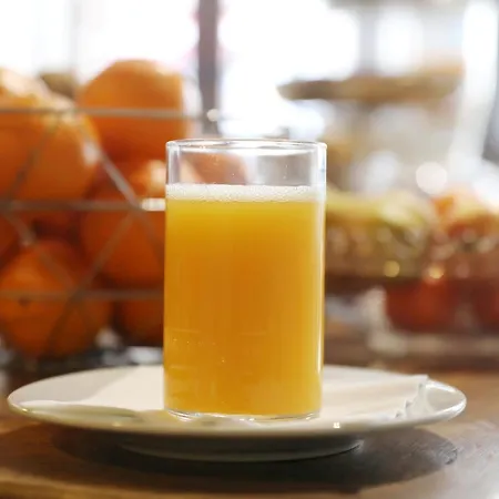 מלון Charming - Les Pasteliers 2*