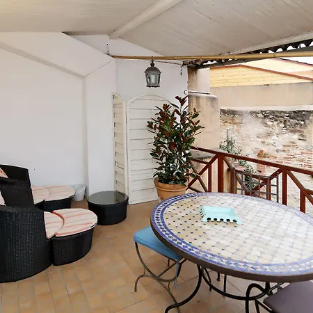 Charming - Les Pasteliers 2* אלבי