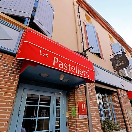 מלון Charming - Les Pasteliers 2*