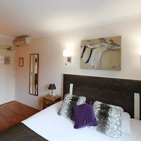 Charming - Les Pasteliers אלבי