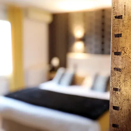 Charming - Les Pasteliers 2*