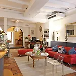 Charming - Les Pasteliers Hotel 2*