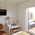 Charming - Les Pasteliers Hotel