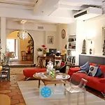 Charming - Les Pasteliers Otel 2*