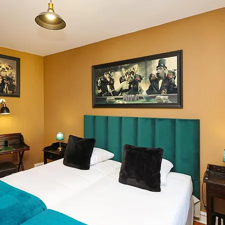 Charming - Les Pasteliers