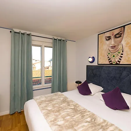 Charming - Les Pasteliers 2*