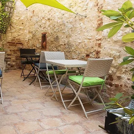 Charming - Les Pasteliers