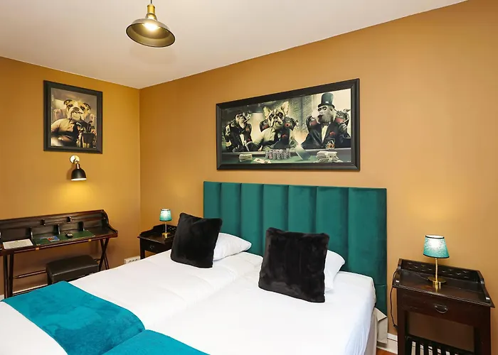 Charming - Les Pasteliers