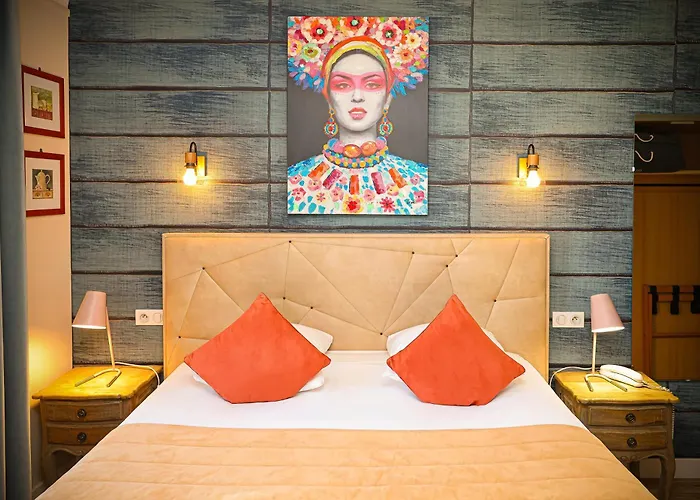 Charming - Les Pasteliers فندق