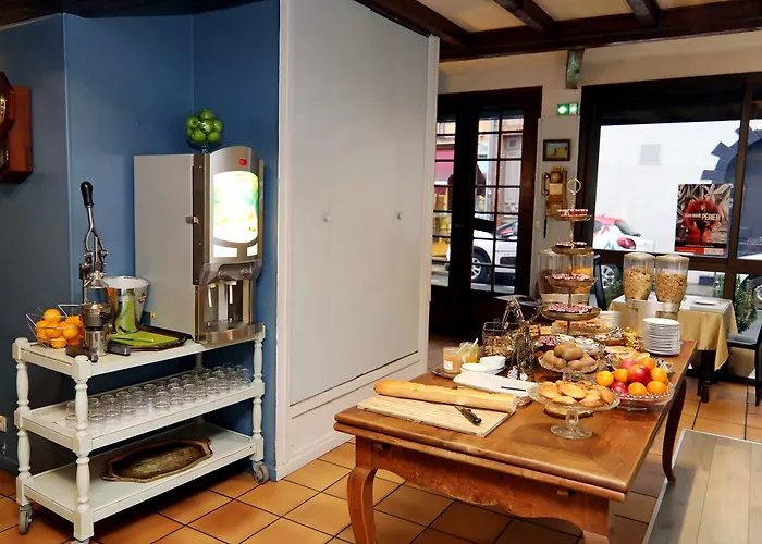 Charming - Les Pasteliers 2*