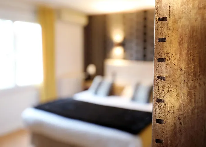 Charming - Les Pasteliers 2*